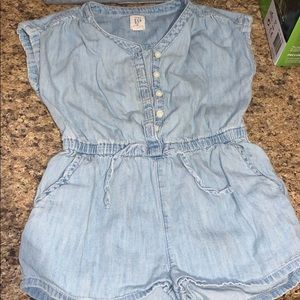 Gap romper 4T